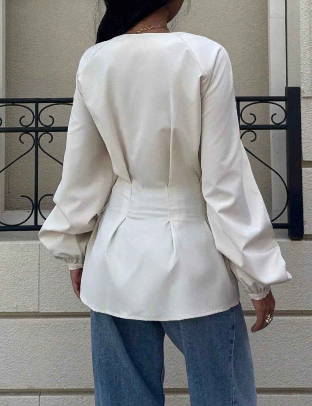 Siren Gaze Elegant Waist
Shirt