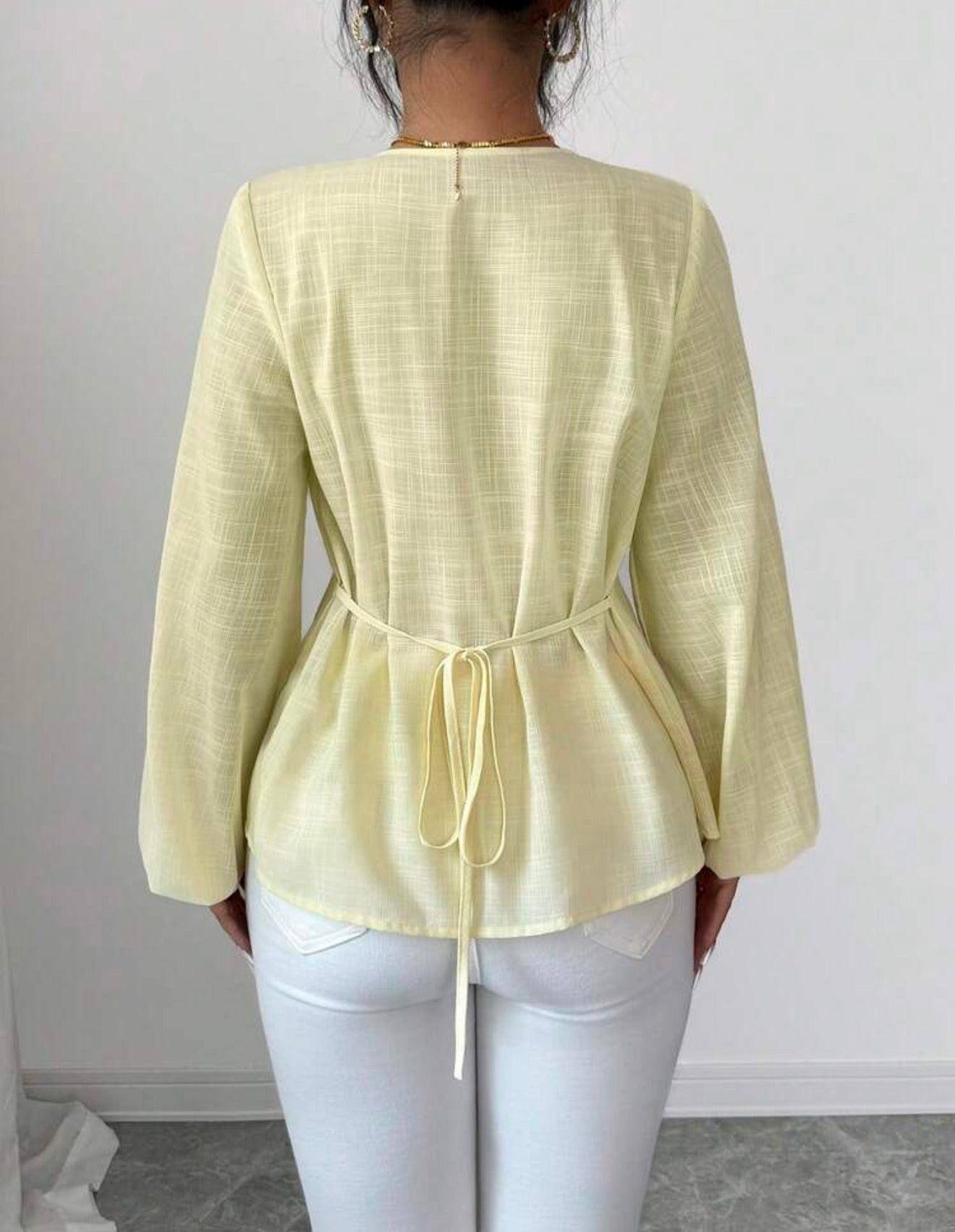 Slim fit long sleeve blouse