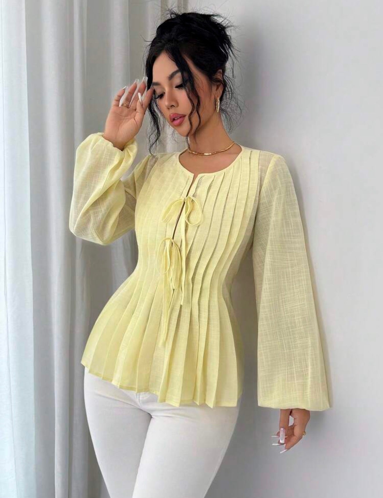 Slim fit long sleeve blouse