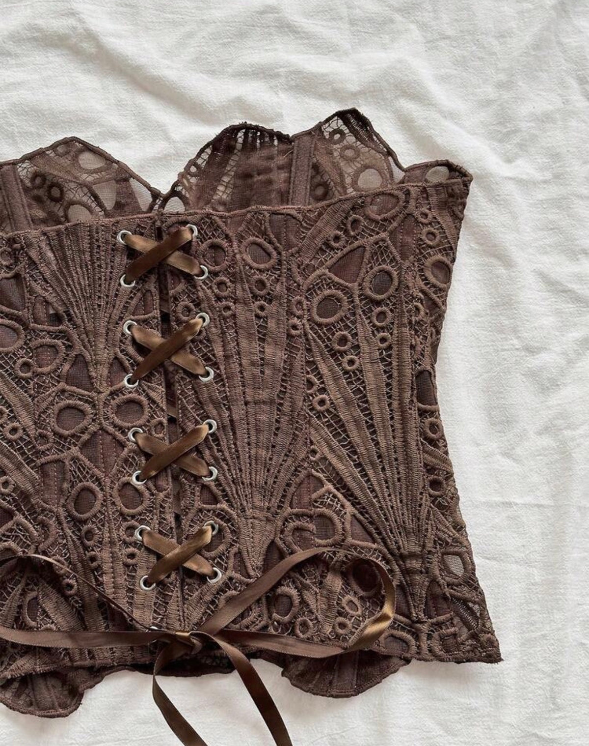Lace herringbone court corset