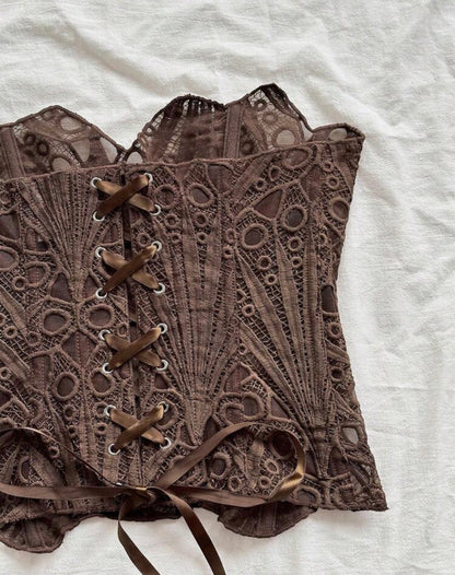 Lace herringbone court corset