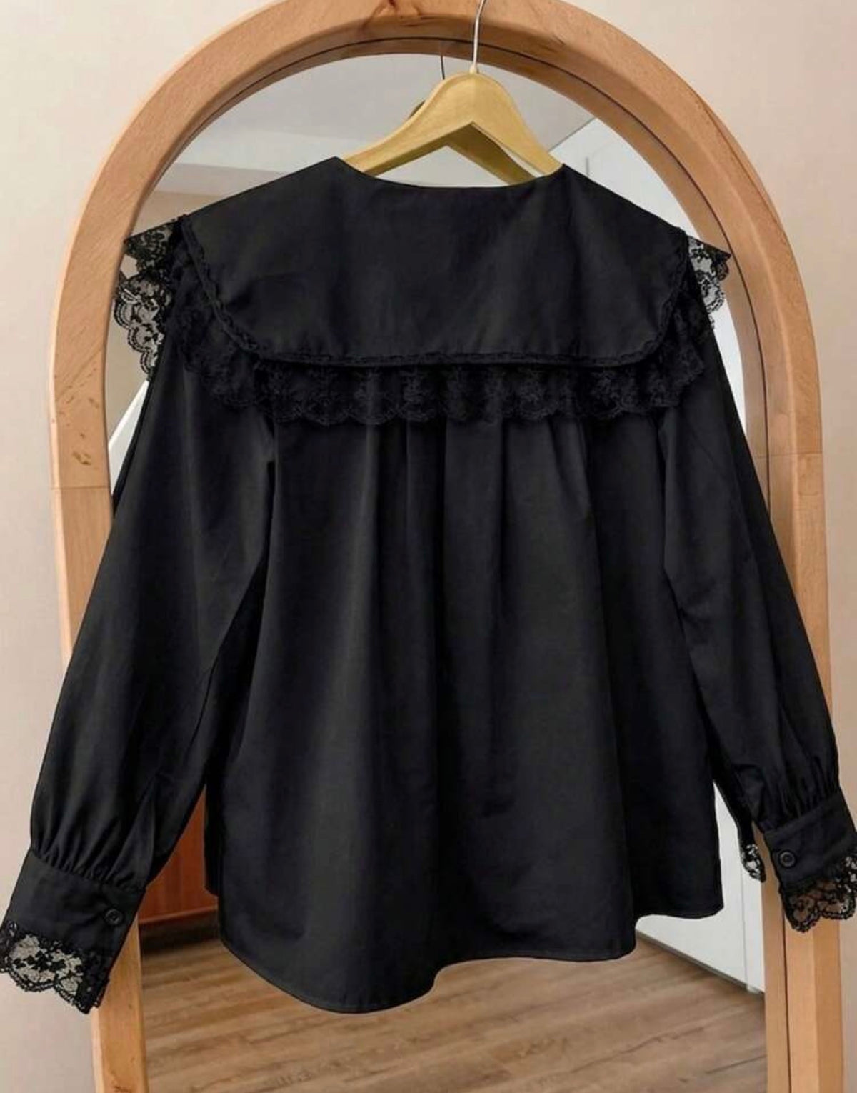 Loose Peter Pan Collar Long Sleeve Shirt