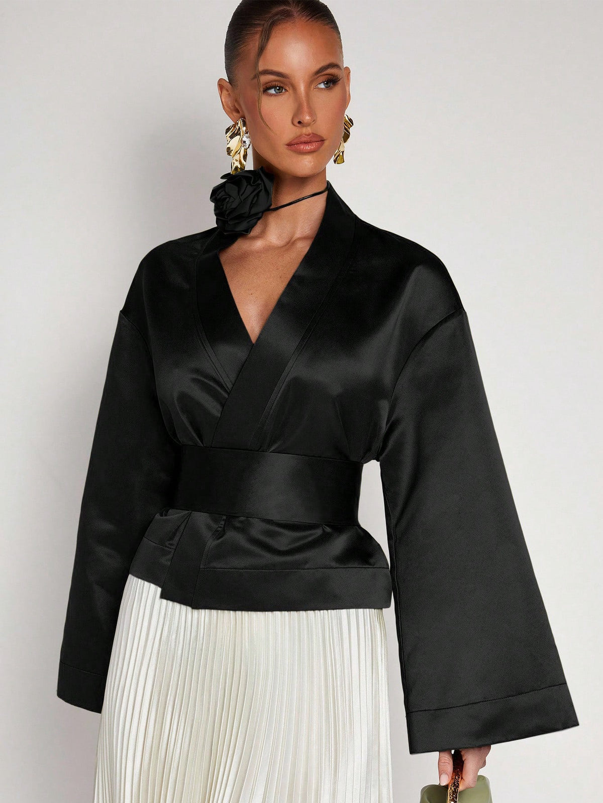 Color bell sleeve blouse